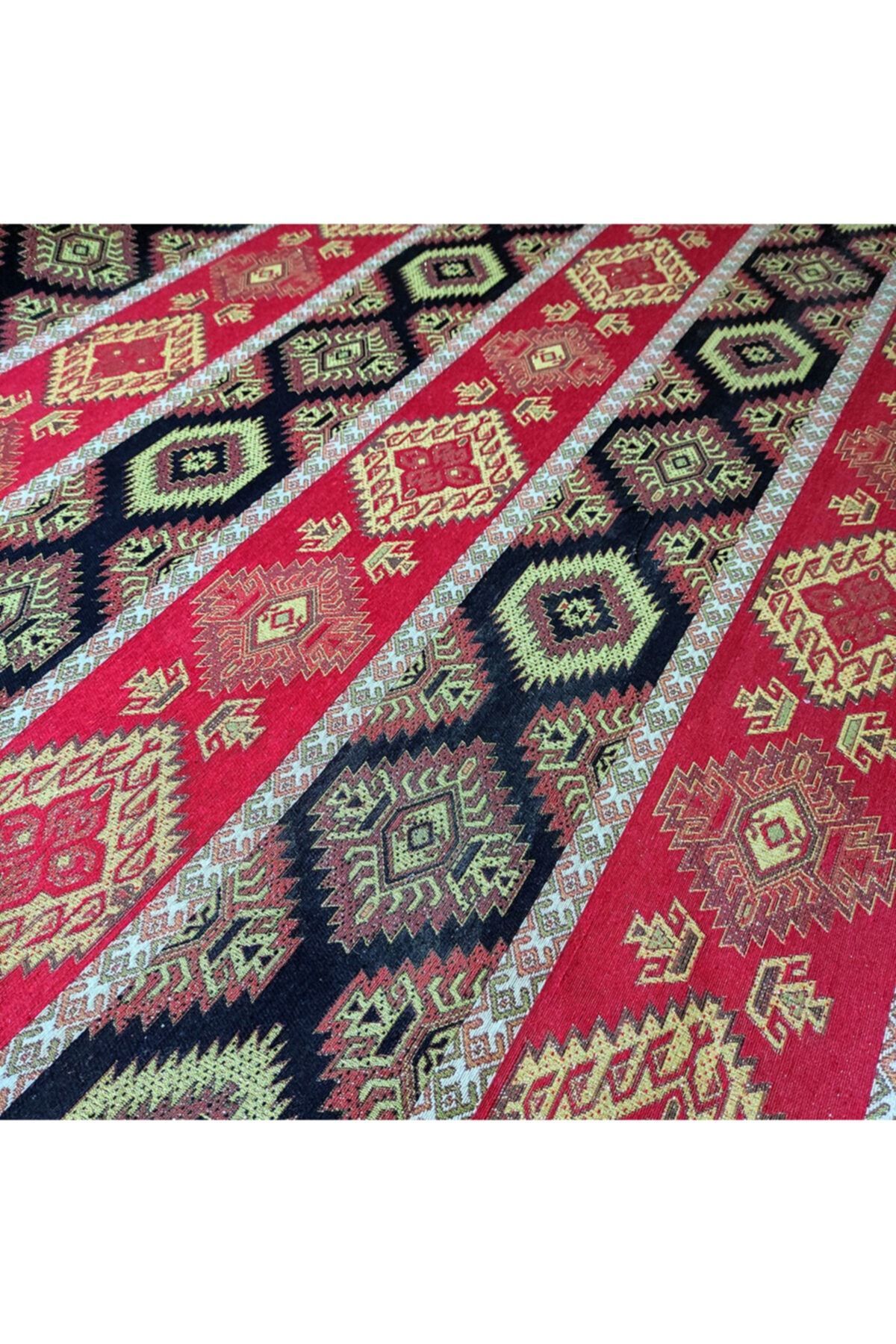 Kilim Desenli Simli Döşemelik Kumaş